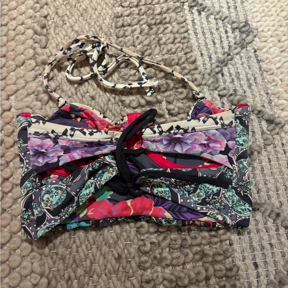 Reversible Maaji Bikini Top - Picture 4 of 4